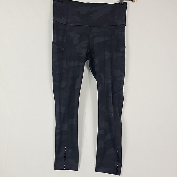 Lululemon Fast Free High Rise Crop II 23" Reflective Black Camo Nulux Sz 6 - Picture 1 of 11
